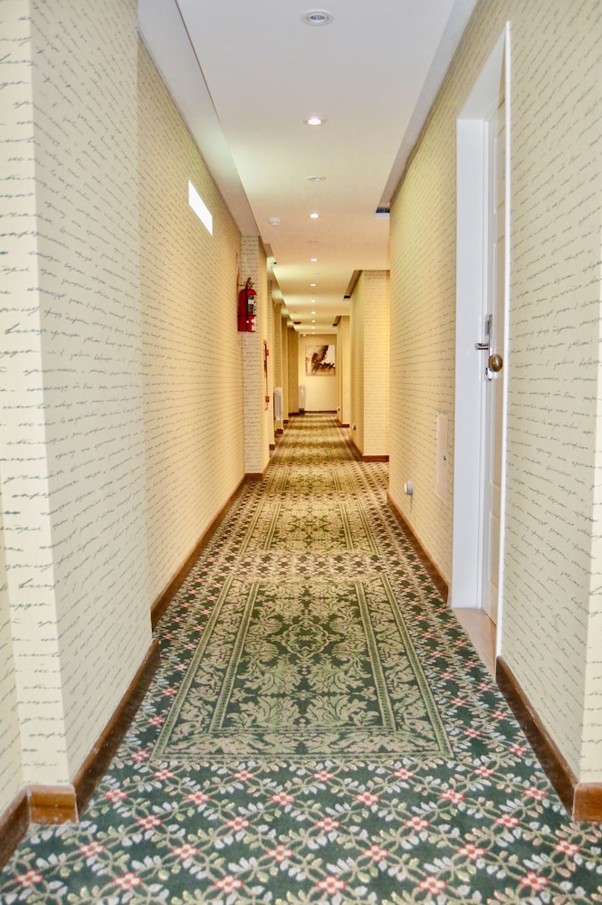 Hotel 6 De Octubre 24/47