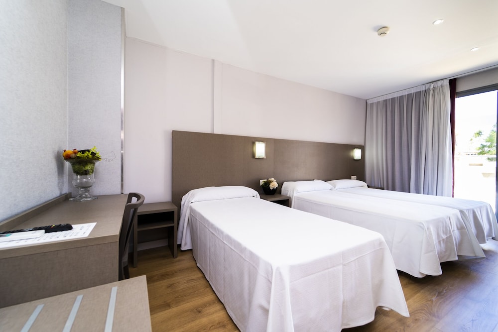 Hotel Montesol 33/64
