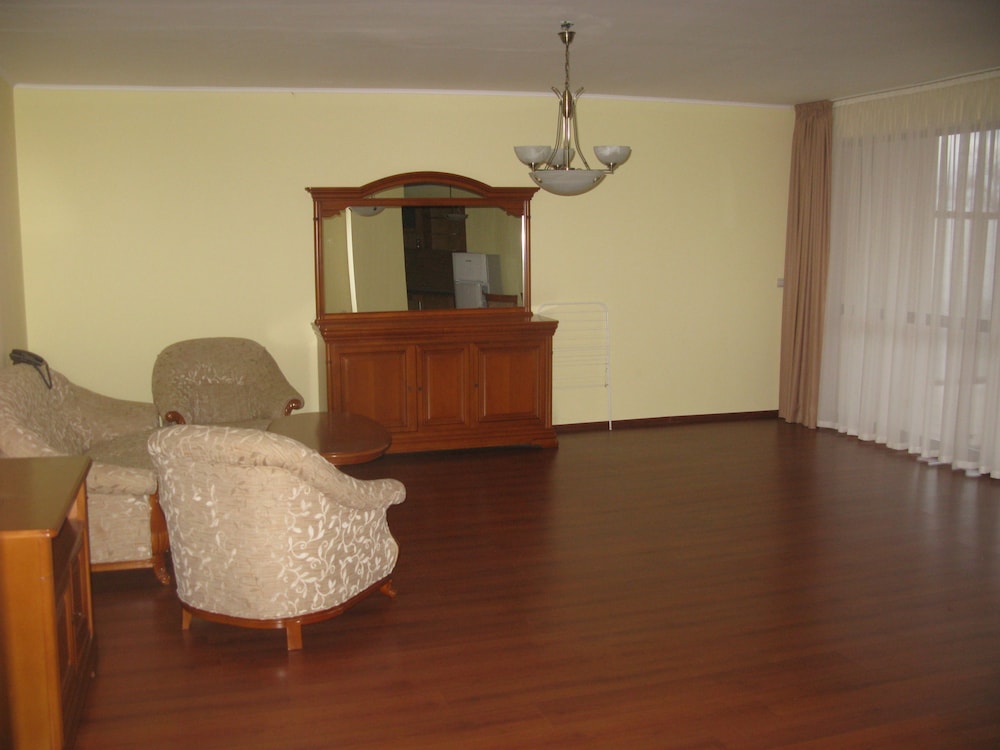 Estreya Park 32/50