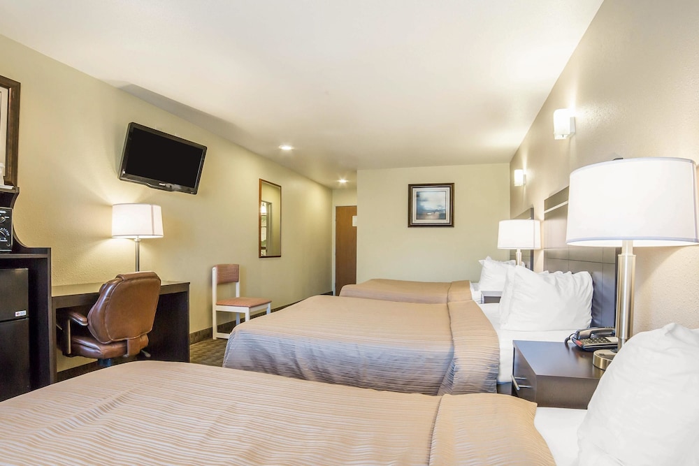 Quality Inn and Suites Elko 11/36