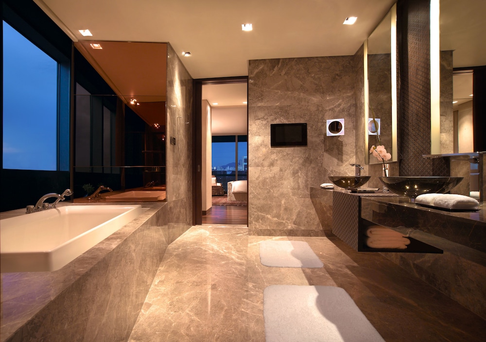 Grand Hyatt Shenzhen 8/75
