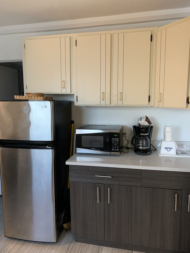 Arya Blu Inn and Suites (Ex Days Inn Ormond Beach Mainsail Oceanfront) 6/43