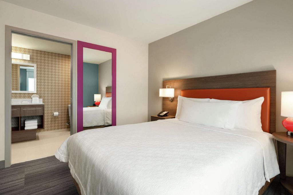 SUITE, QUEEN BED, ACCESSIBLE