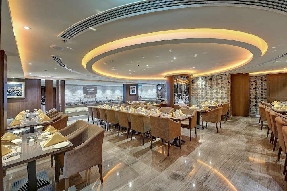 Omega Hotel Dubai 33/49