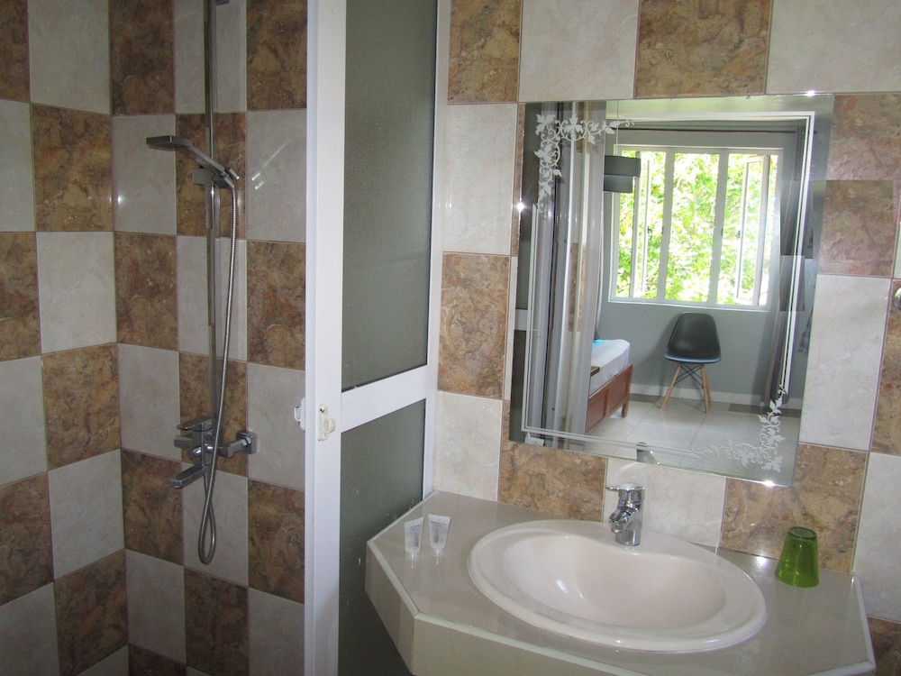 Lariad Bnb 36/39