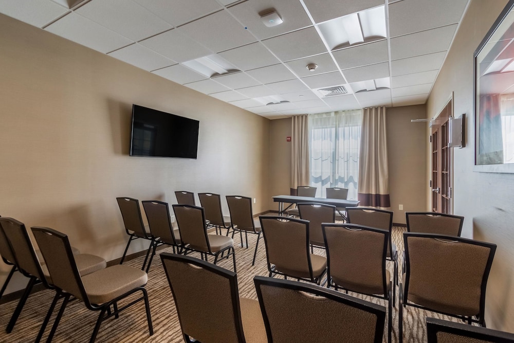 Comfort Inn & Suites - Harrisburg Airport - Hershey South 47/48