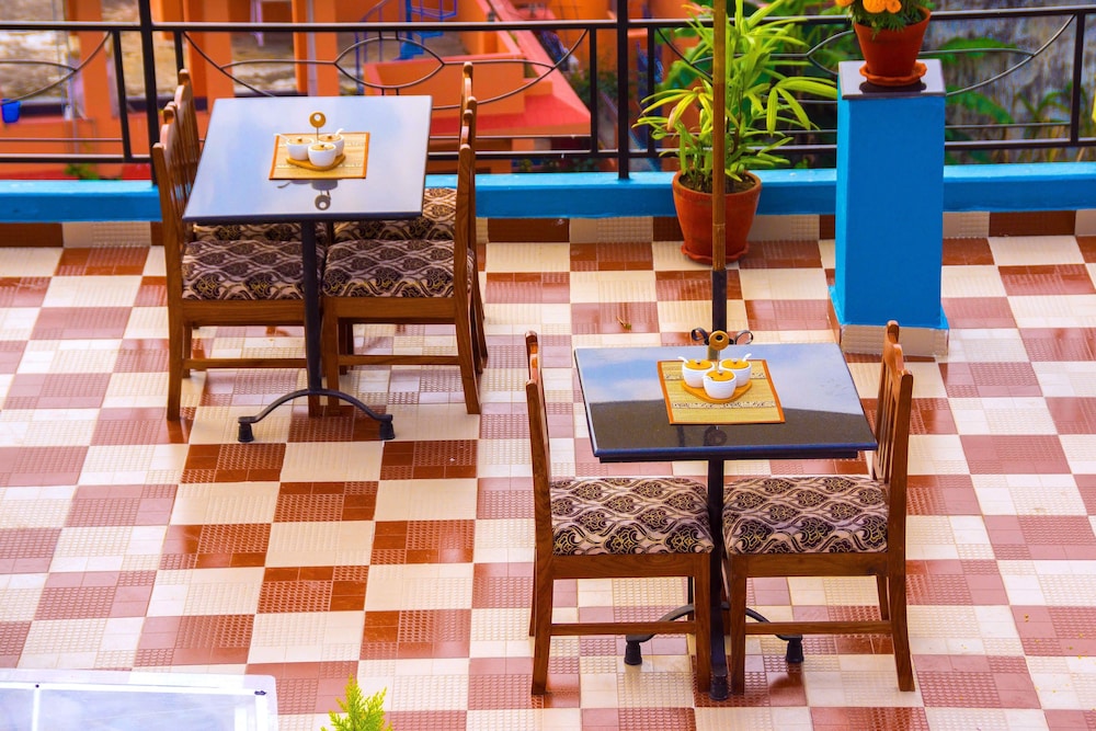 Hotel Adam 37/48