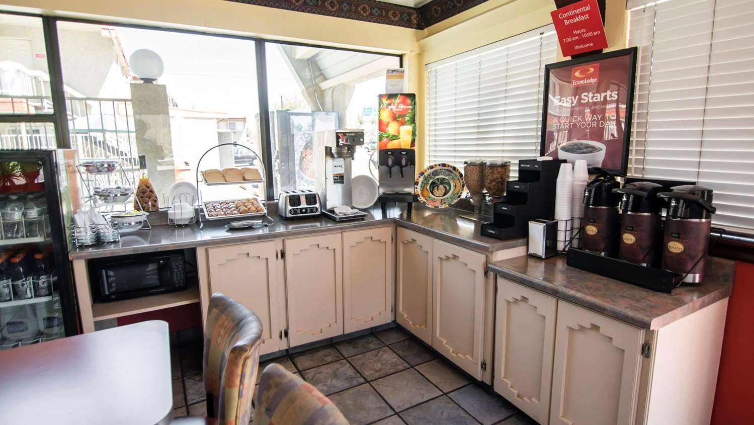 Super 8 by Wyndham Albuquerque Downtown 6/15