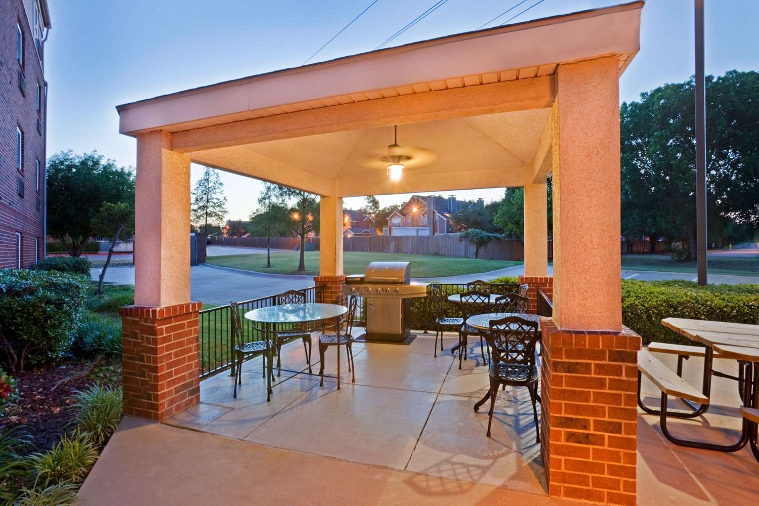 Sonesta Simply Suites Arlington 9/13