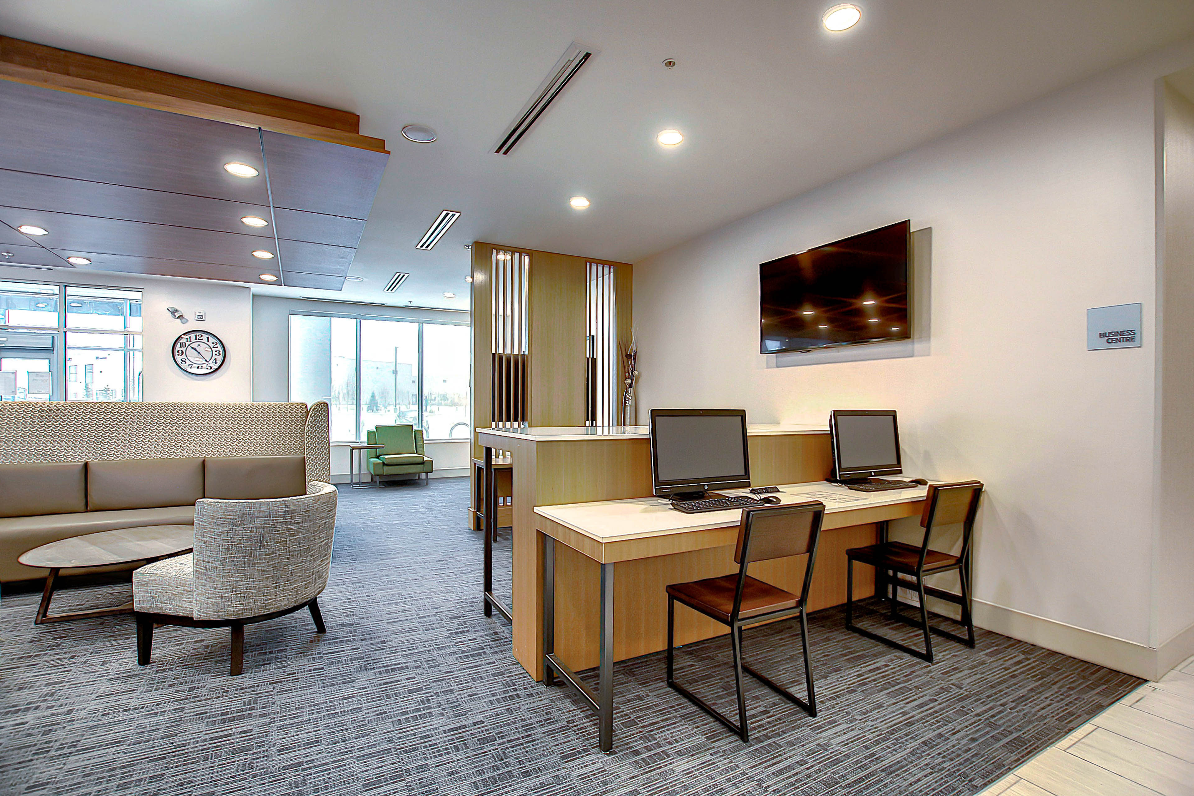 Holiday Inn Express Suites Calgary Airport Trail Ne 27/38
