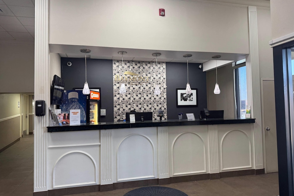 Days Inn & Suites by Wyndham Festus 8/60