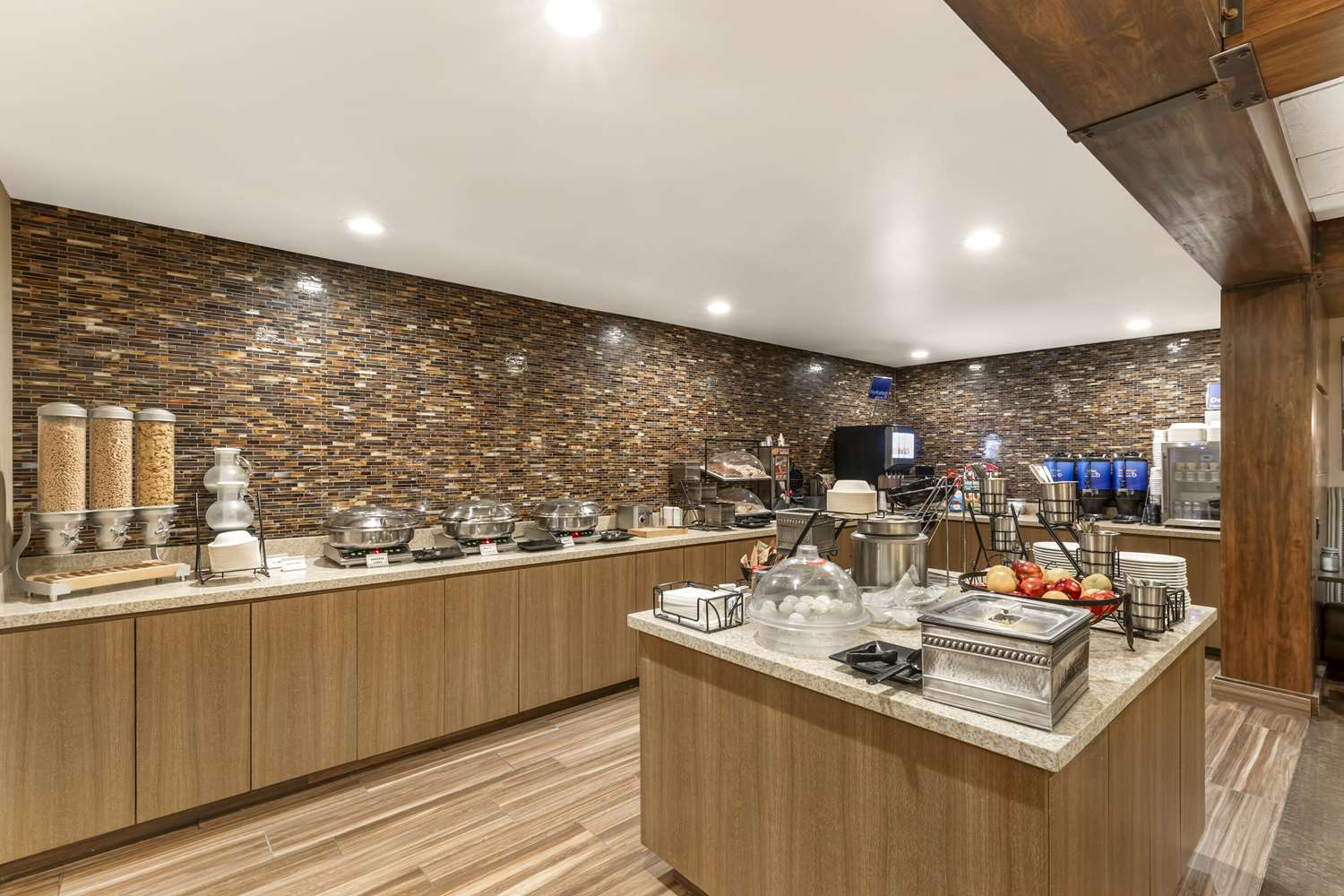 Best Western Cottontree Inn 3/18
