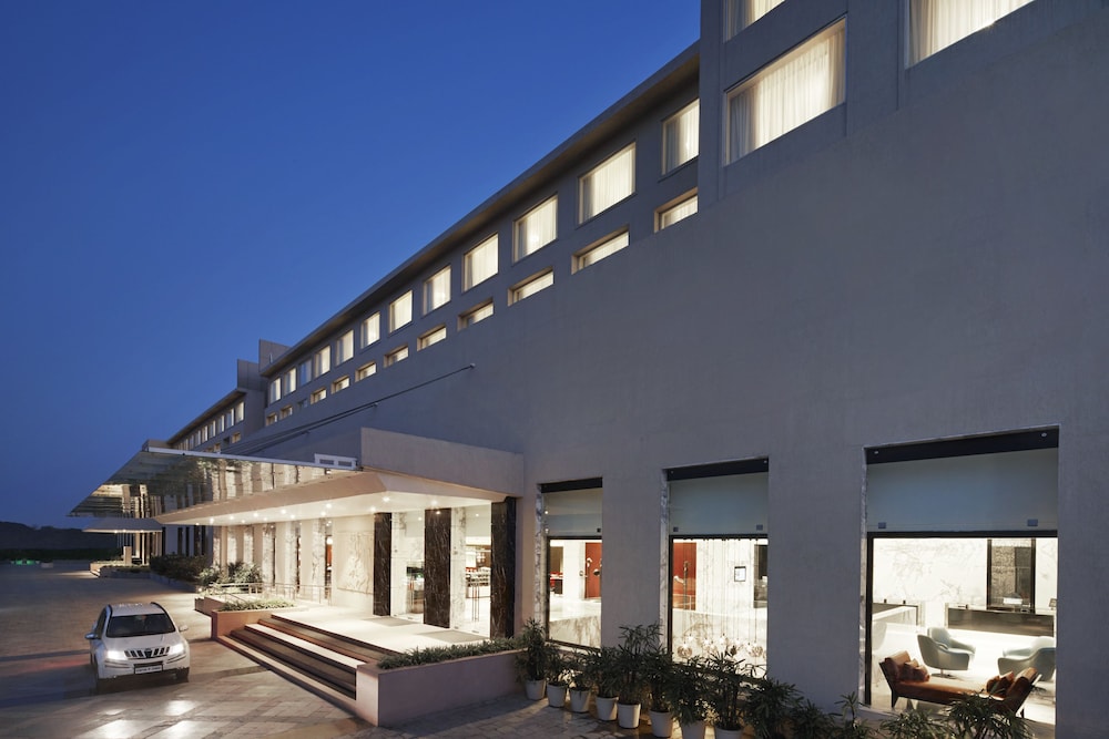 Courtyard Bilaspur 2/49