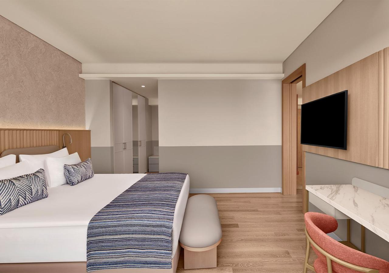 Deluxe, Suite, Jetted Tub