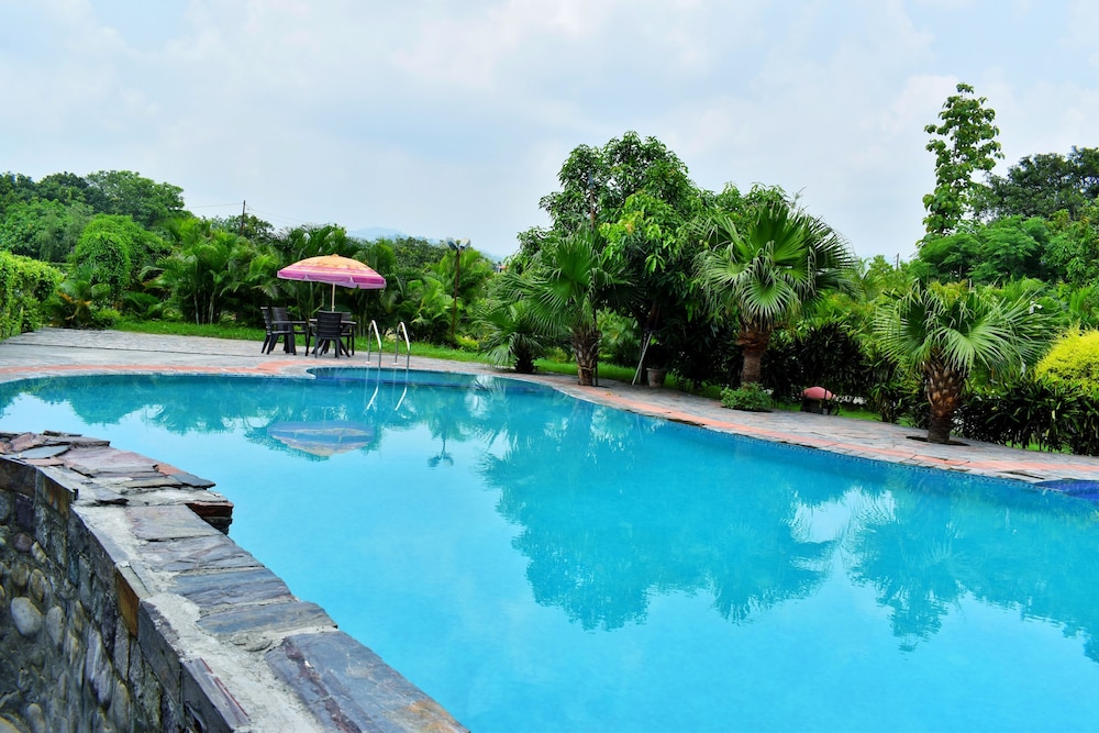 CORBETT WILD RESORT 18/50