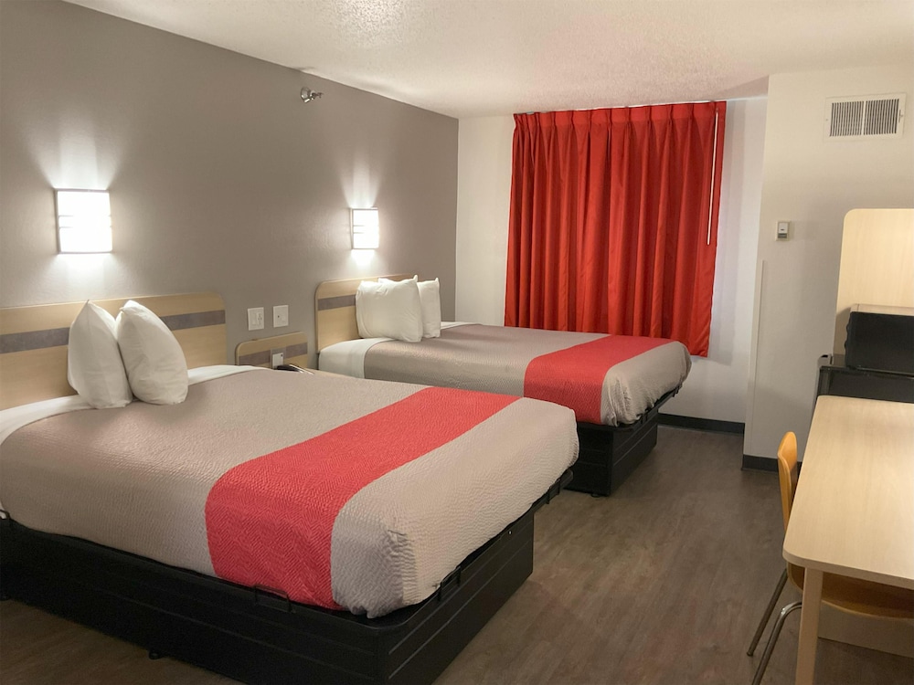 Motel6 Pearl, MS - Jackson Airport 16/30