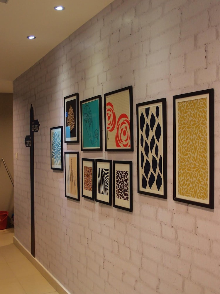 ONE AVENUE HOTEL, BALAKONG 6/30