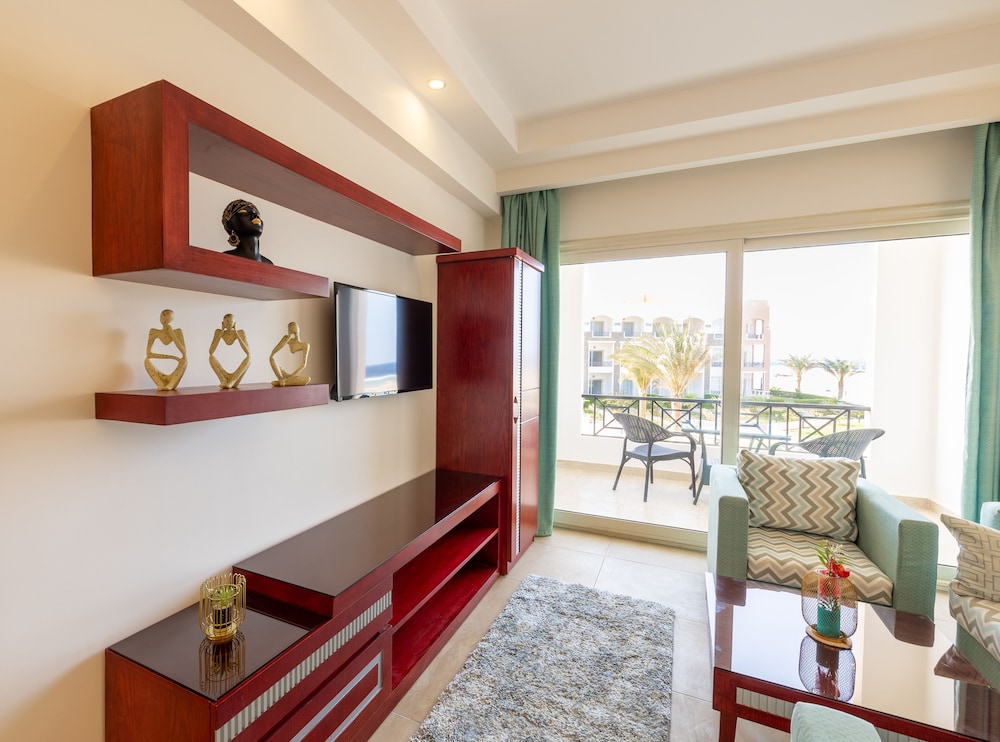 Oyster Bay Beach Suites 3/60