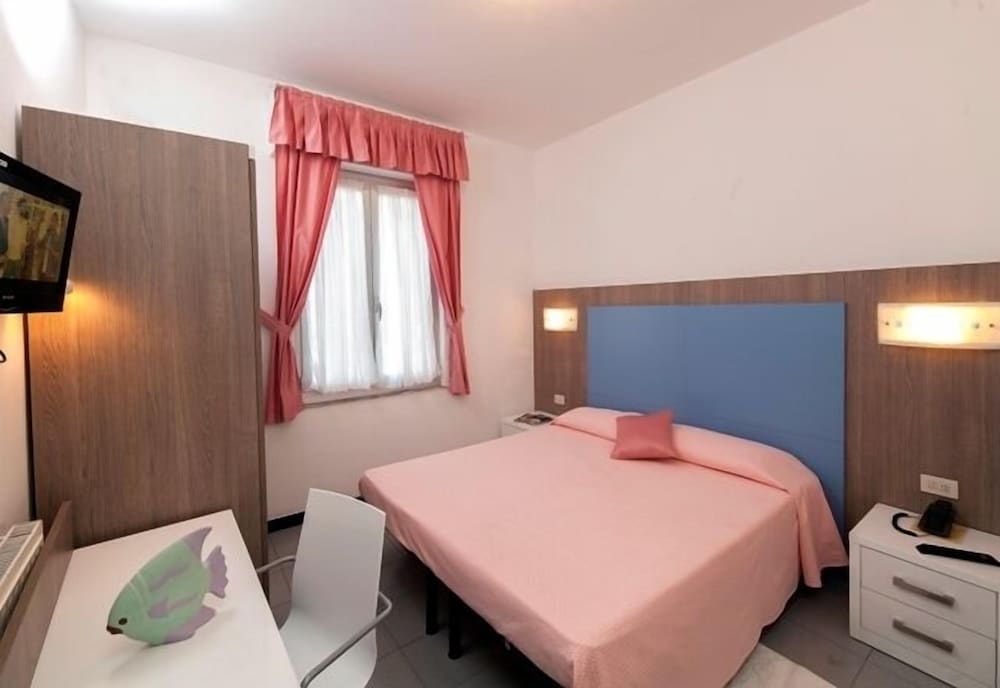 Hotel Villa Rosa 10/40