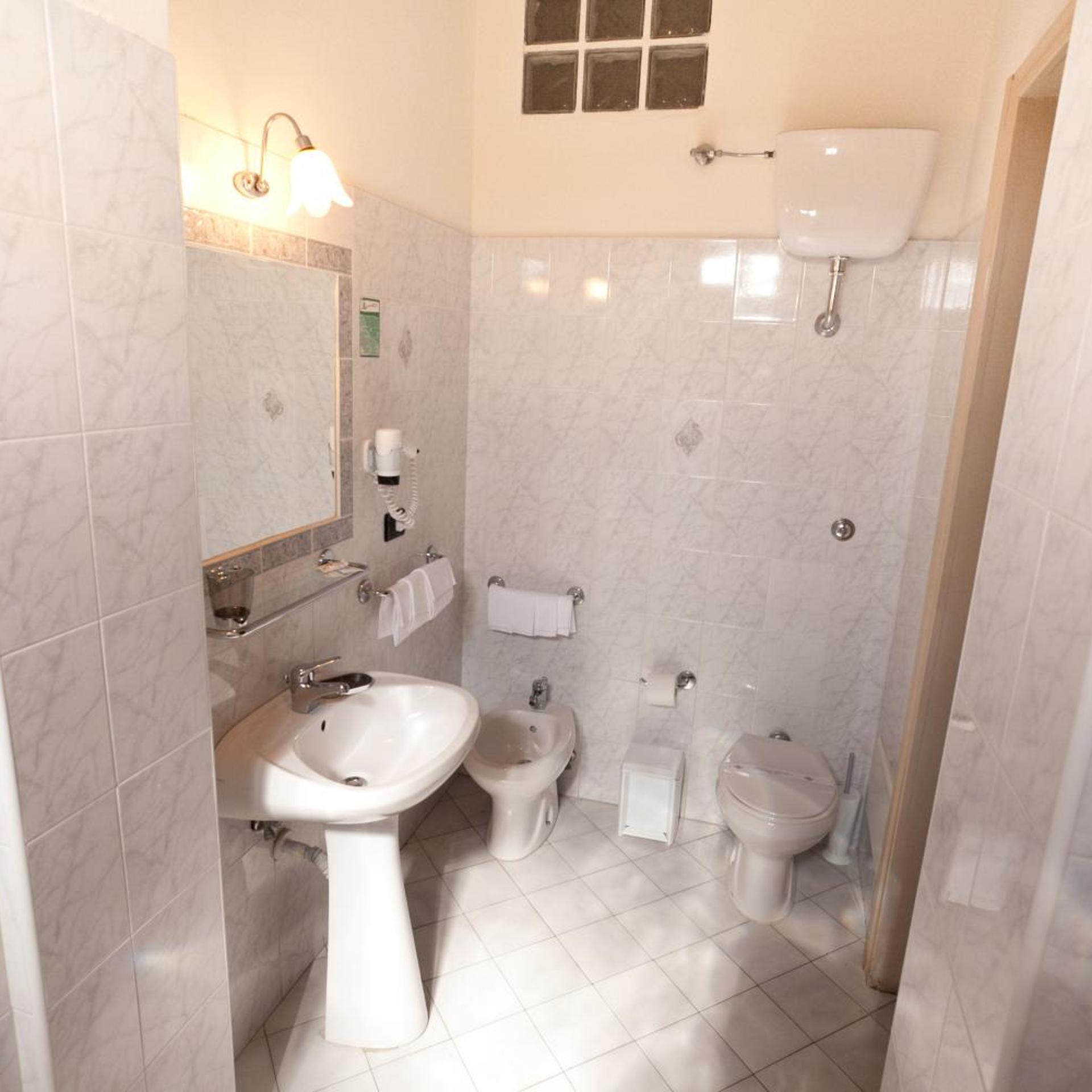 غرفة ثلاثية، Lungomare Hotel 7/8