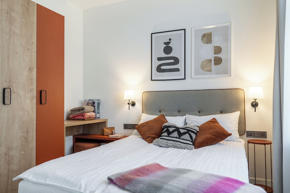 H11 Aparthotel 32/72