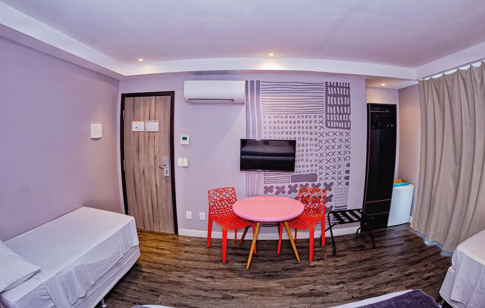 B Hotel 19/50