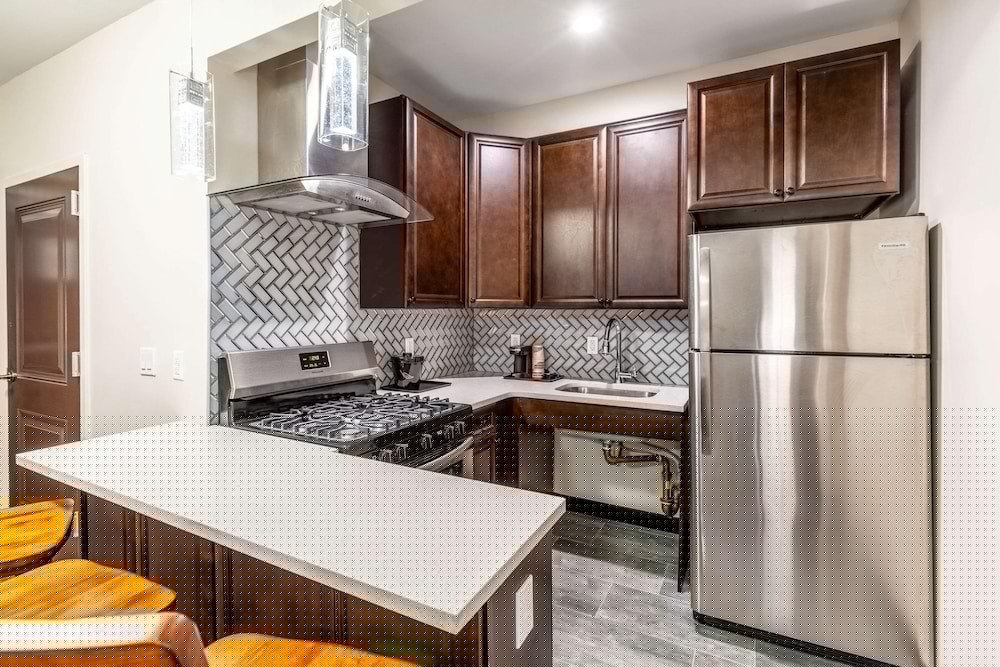 Van Wyck Hotel & Suites Near JFK Airport 31/46