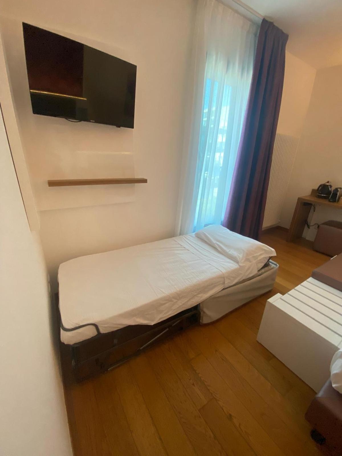 Deluxe, Suite