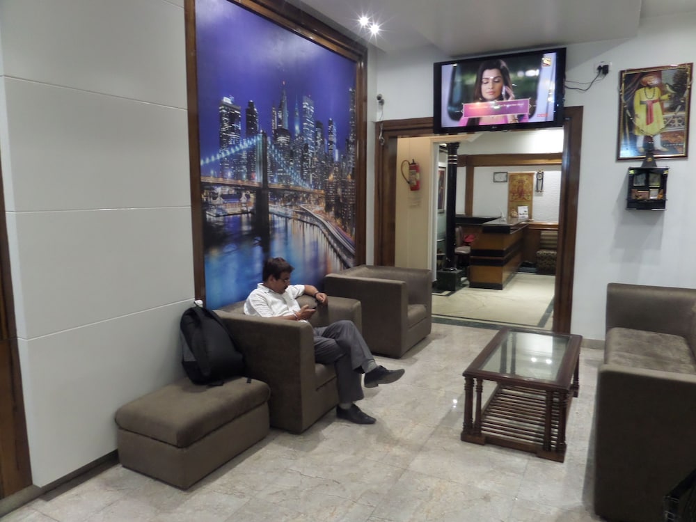 HOTEL DOON REGENCY 26/41