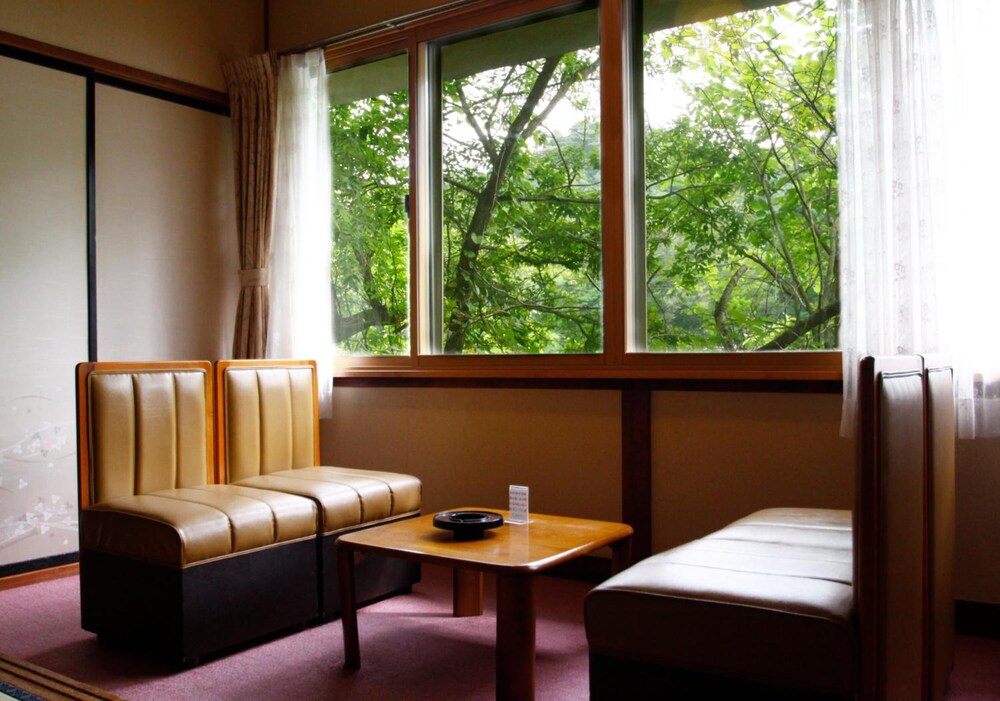 Nakaoyama Onsen Shosenkaku 33/50