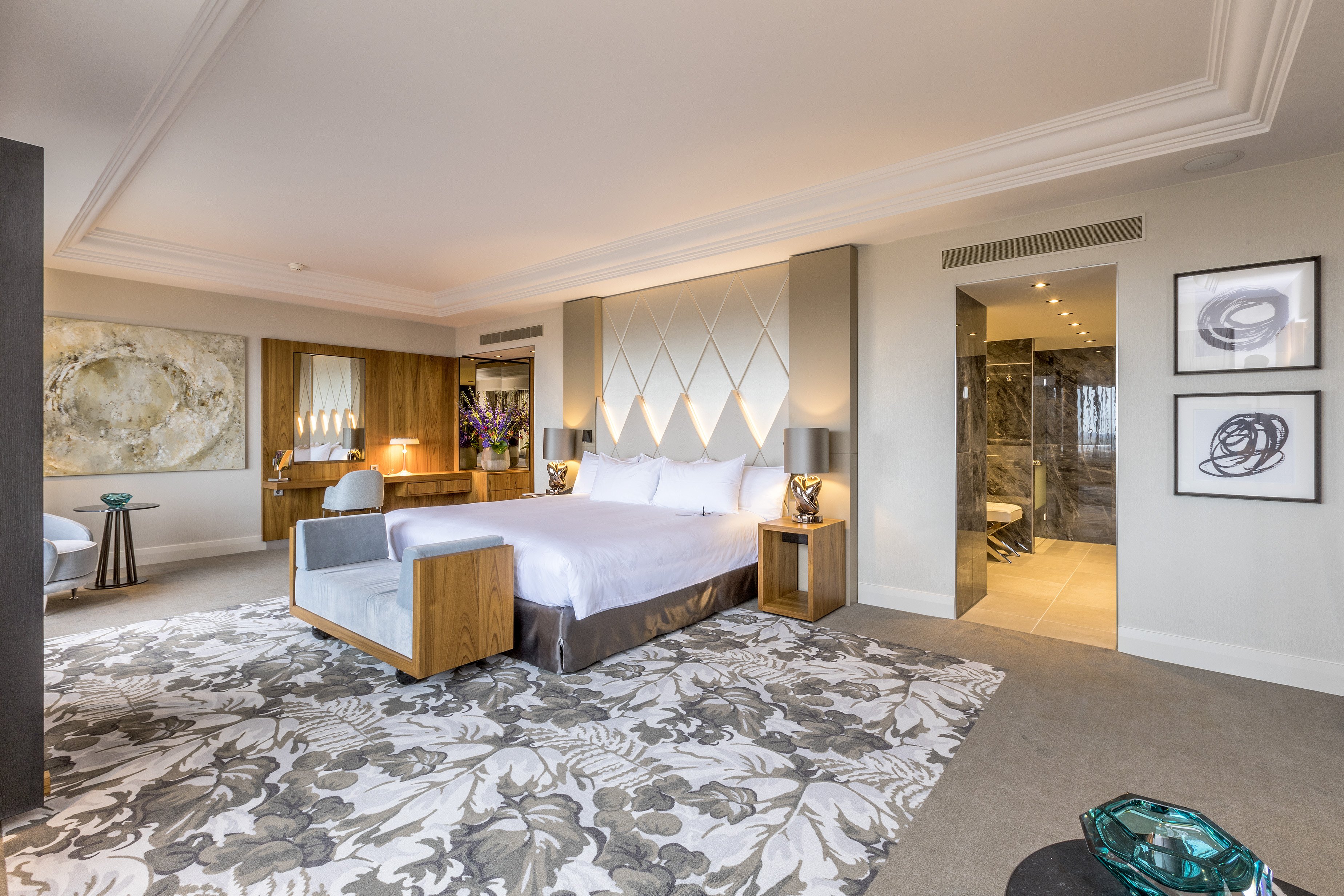 PRESIDENTIAL, SUITE