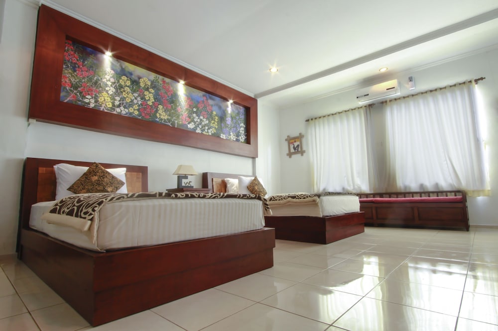 DEWANGGA BUNGALOW 8/71