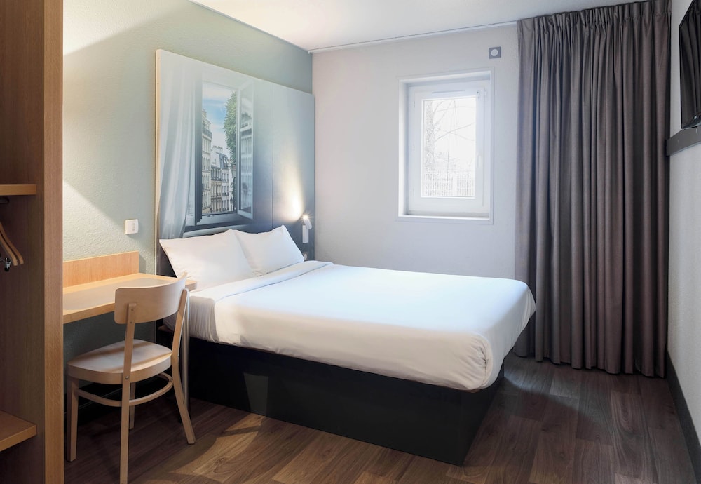 Room at B&B Hotel Saint Michel Sur Orge, BRETIGNY-SUR-ORGE