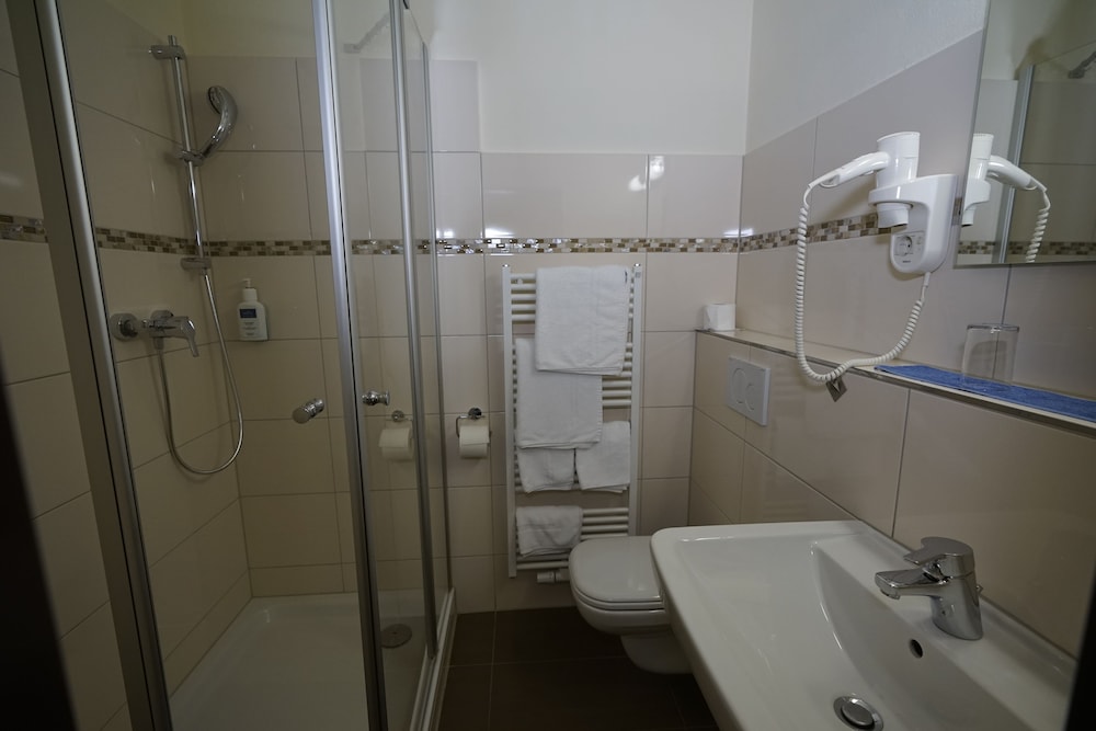 MD-RABE'S HOTEL KIEL 41/49