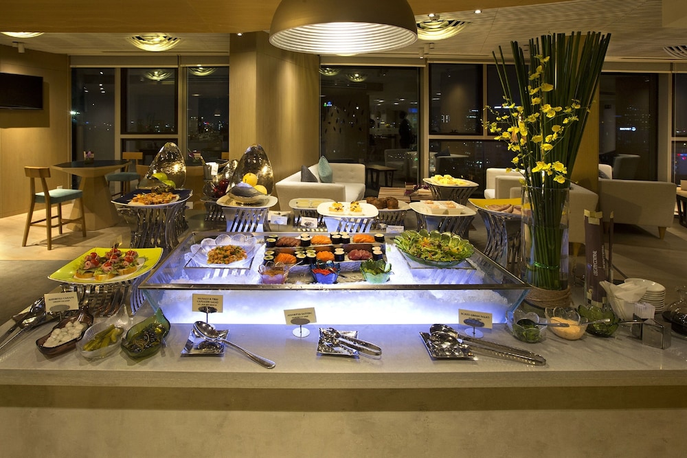restaurant cafeteria