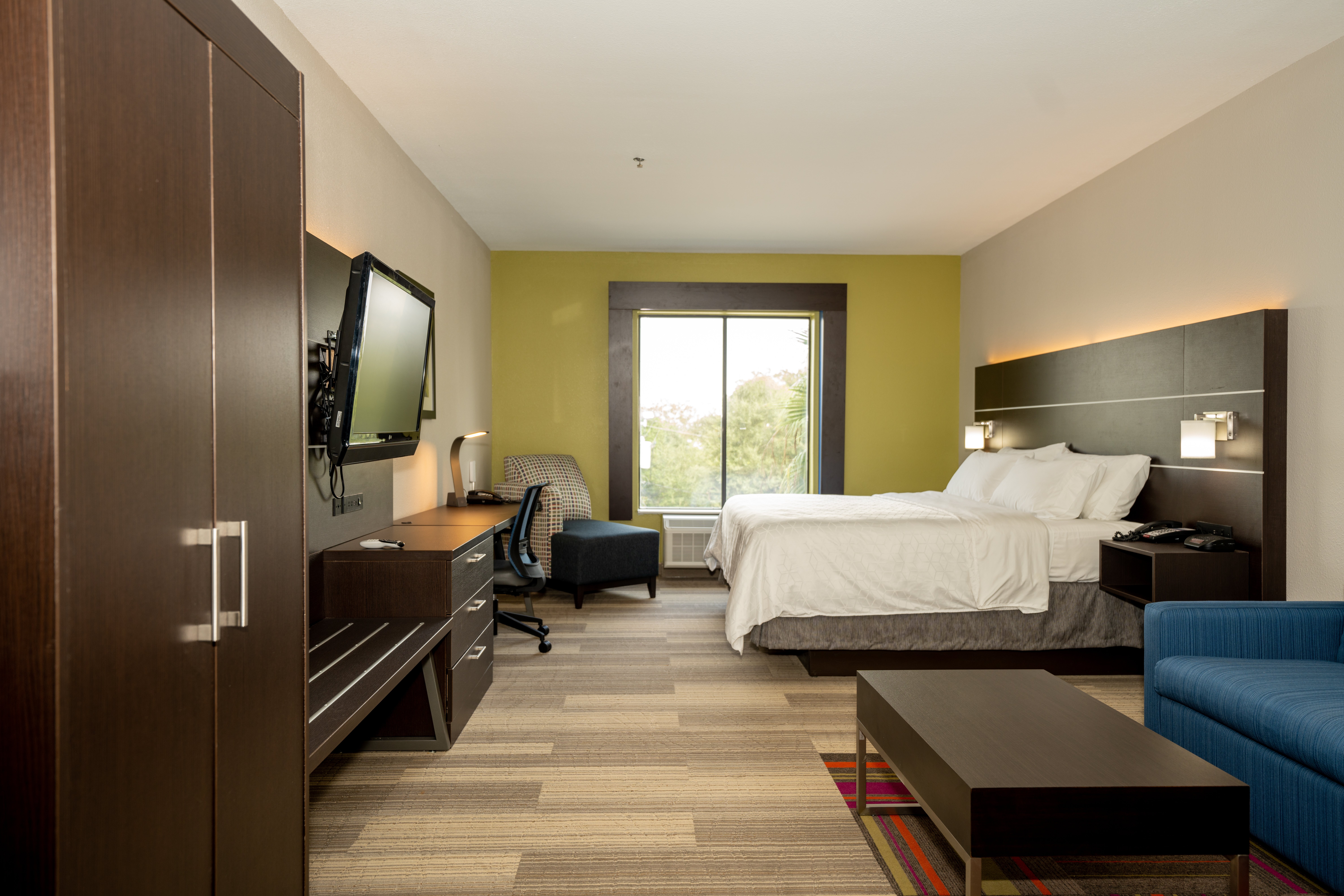 جناح بسرير كينج