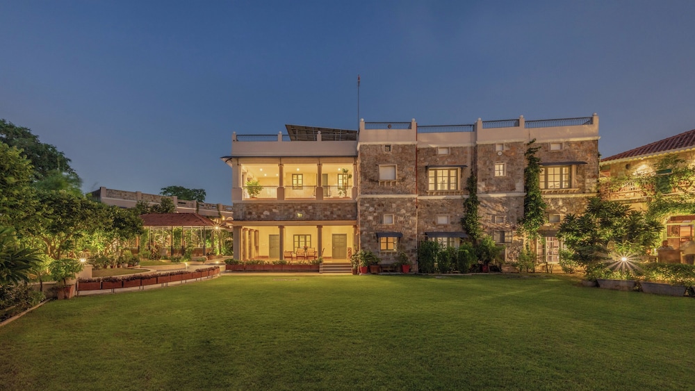 Niravi Jaipur 2/50