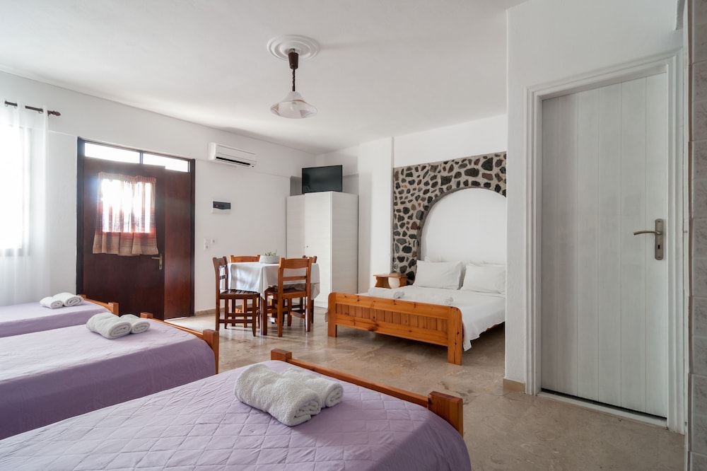 Holiday Beach Resort 11/50