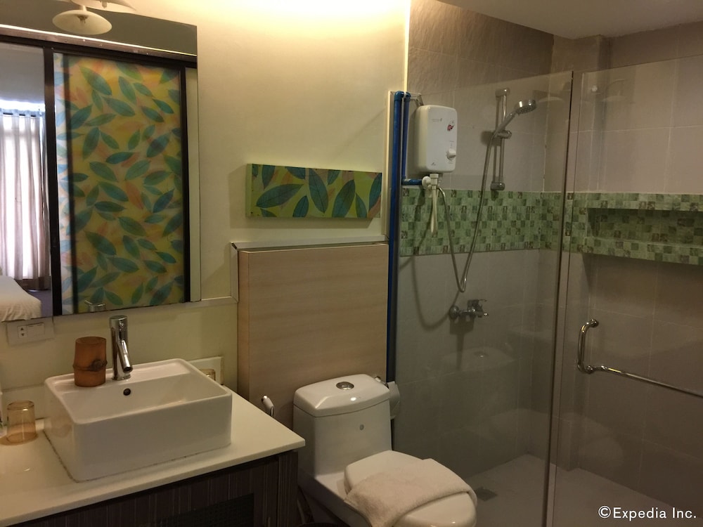 Coron Gateway Hotel Suites 45/50