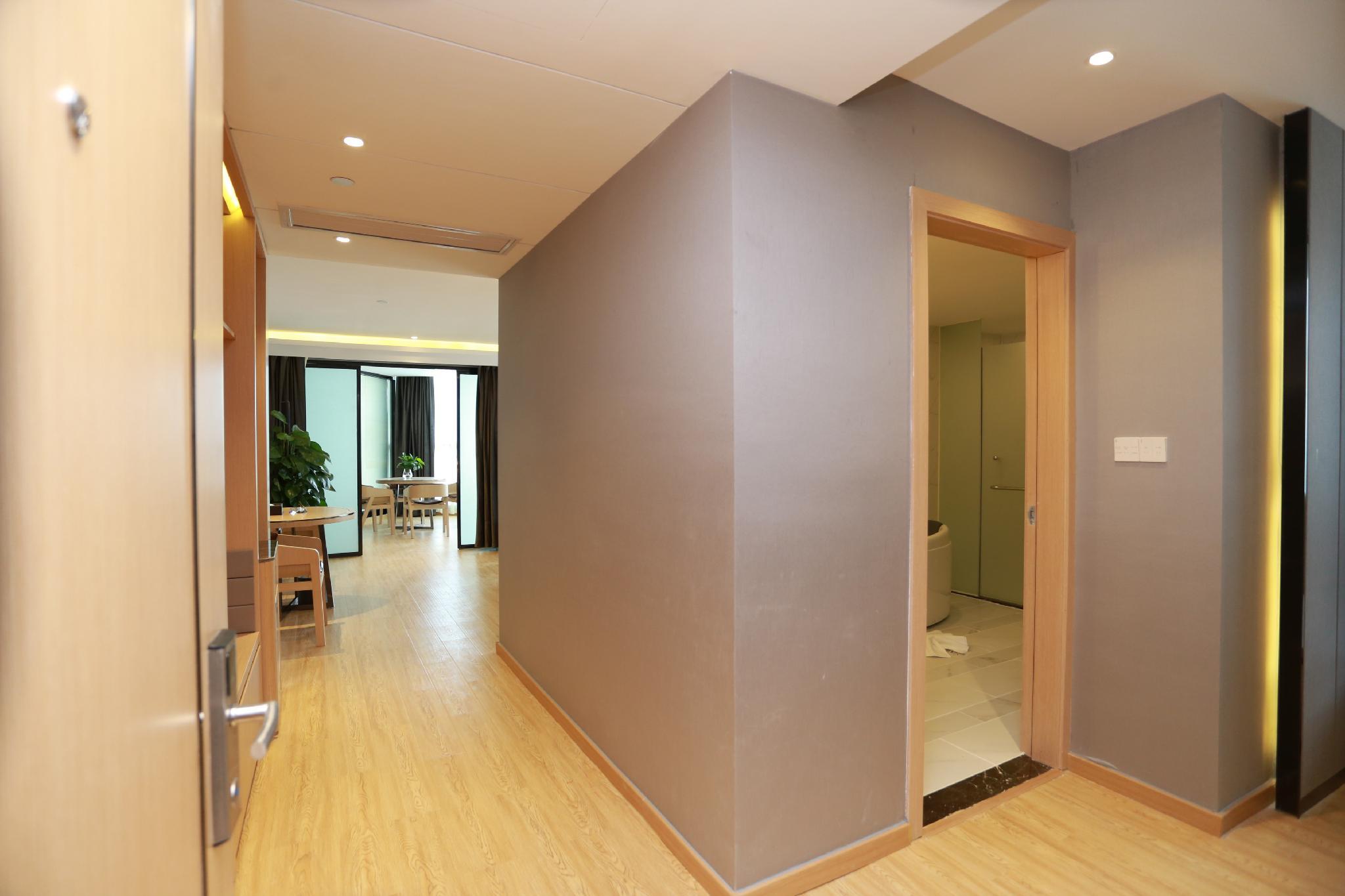 Metropolo Jinjiang Hotels (Haikou Wuzhishan Road, Riyue Duty-free Plaza) 29/52