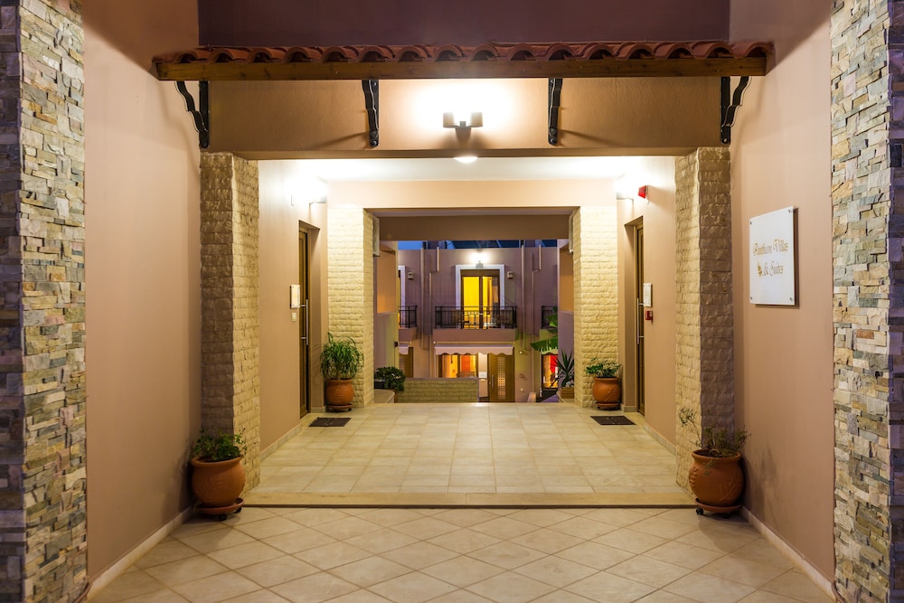Pantheon Villas 12/78