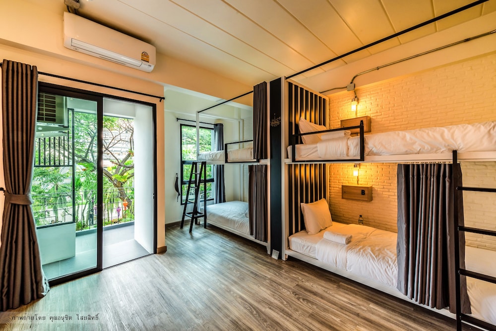 Bangkok Oasis Hotel 15/50