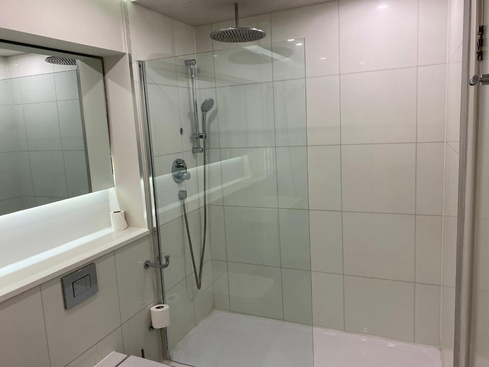Axiom Park Hotel 49/50