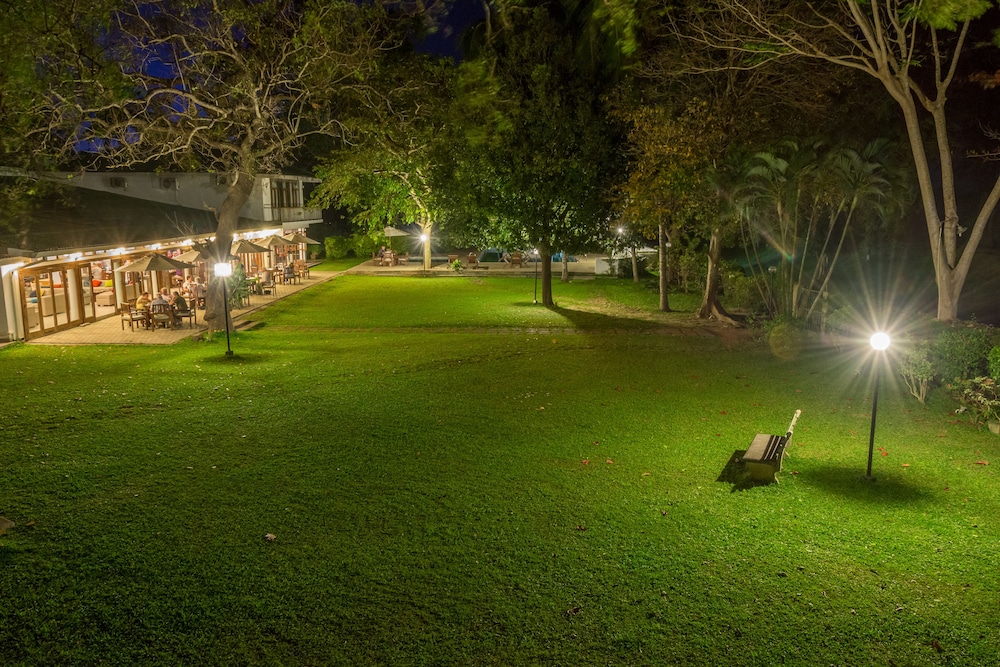The Lakeside Hotel At Nuwarawewa 33/50