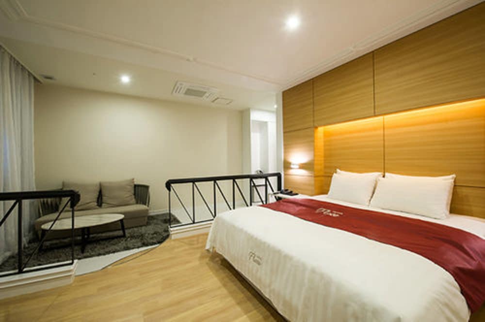 Suite, Double Bed