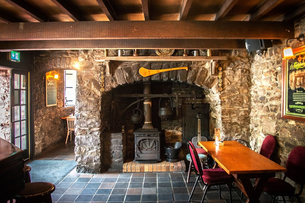 The Garrandarragh Inn 7/33