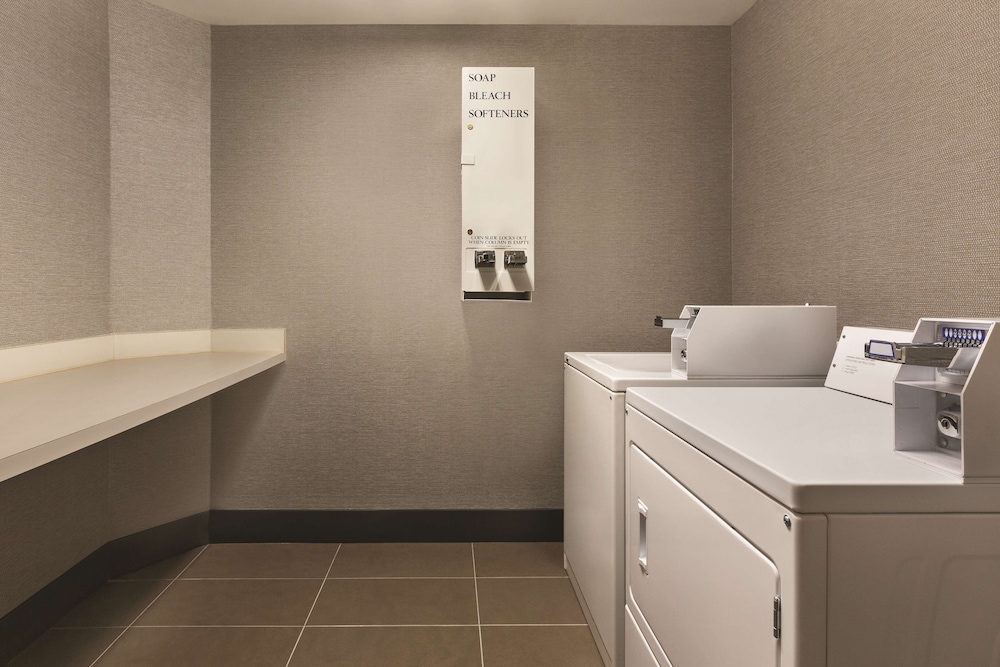 Hampton Inn Houston-Brookhollow 31/59