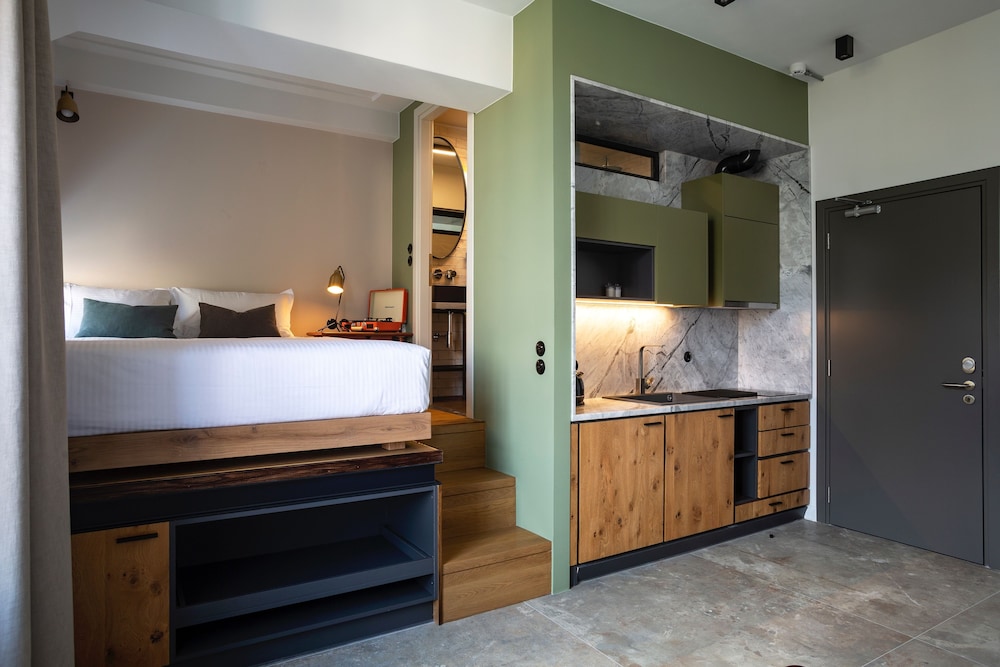 The Foundry Suites Athens 5/50