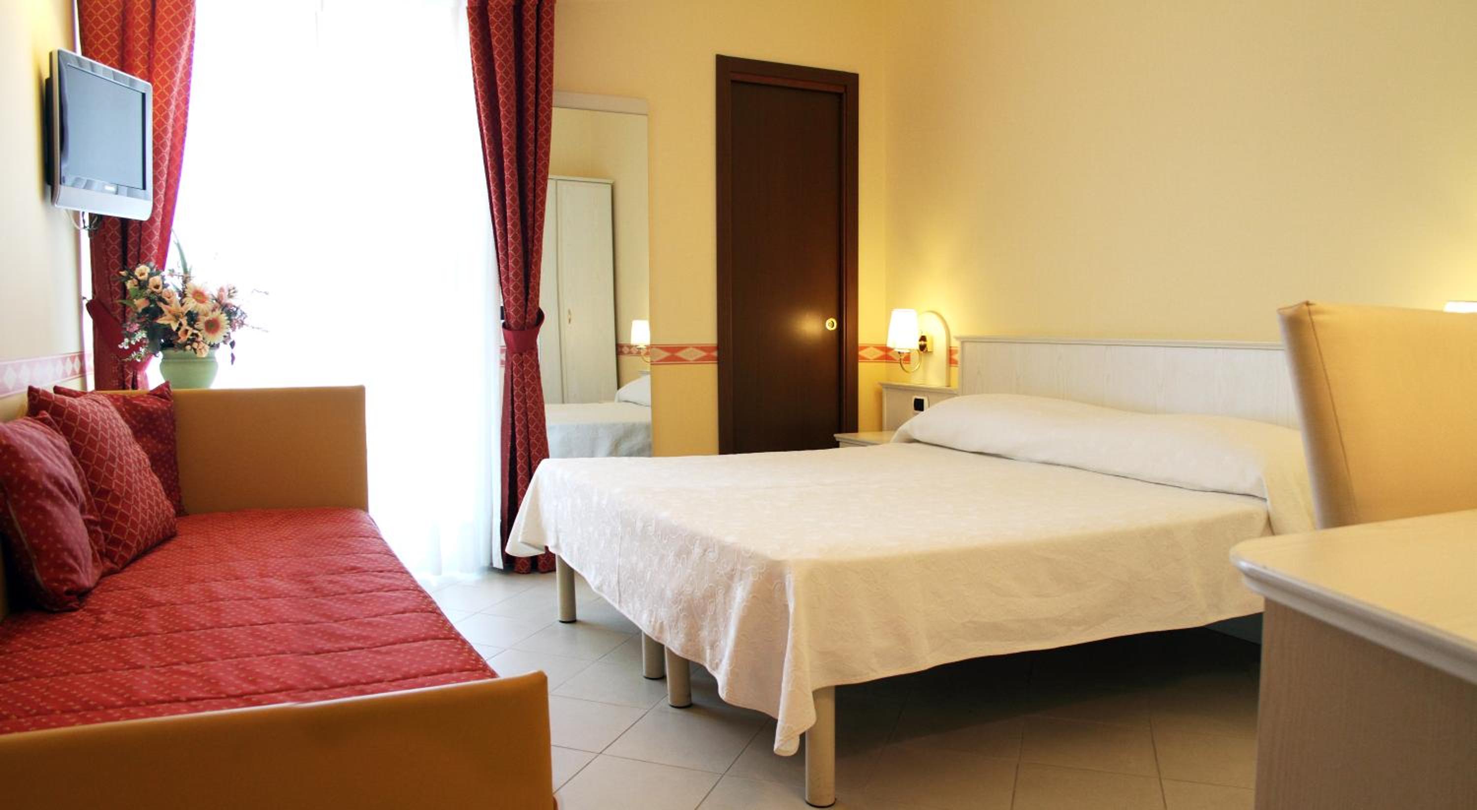 Room, Double or Twin Bed 2/6