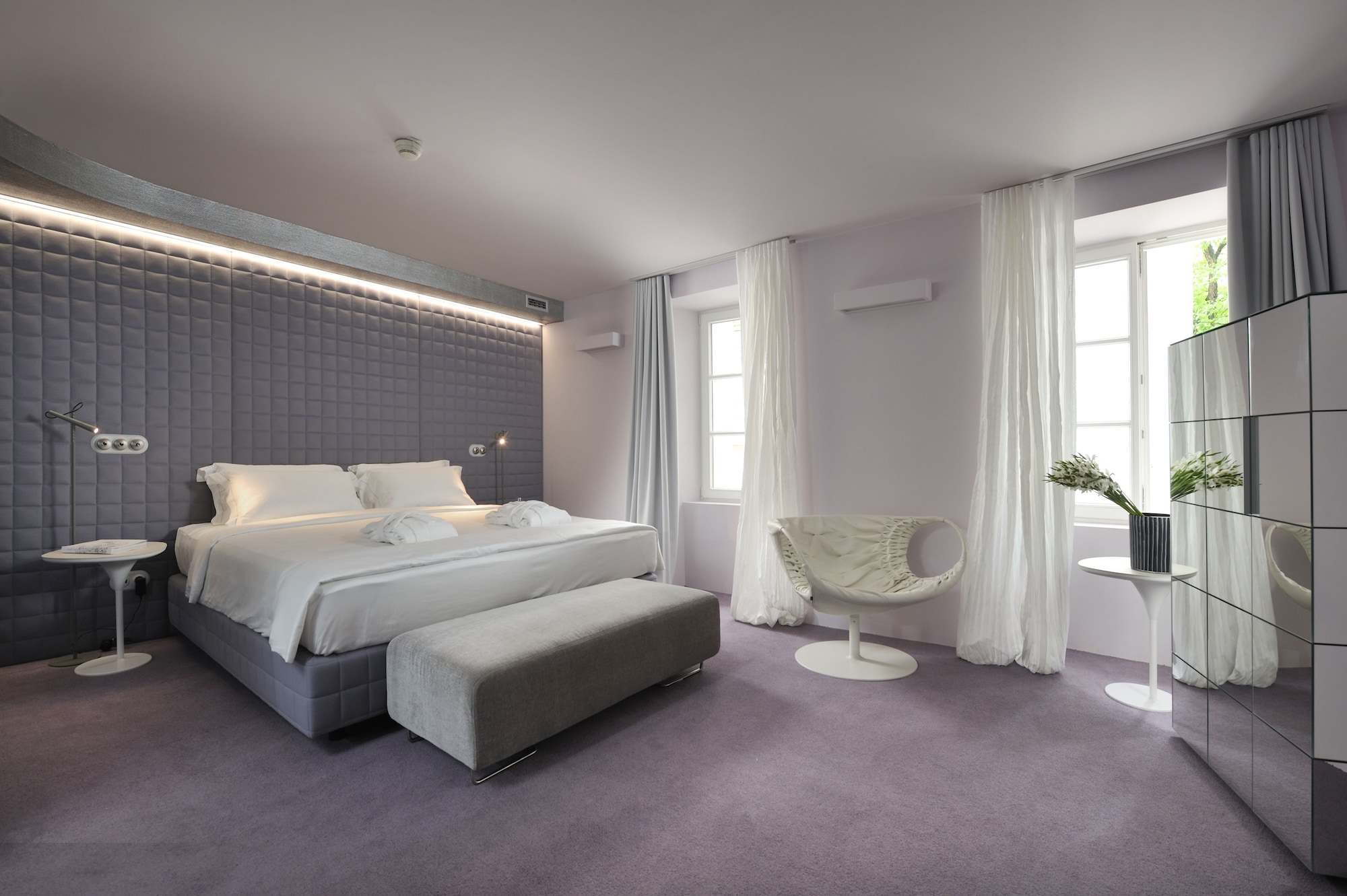 ROOM, RIVERSIDE
